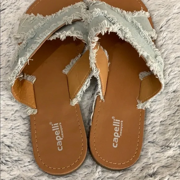 ⭐️🌸Capelli chambray raw hem criss cross slides - Picture 2 of 12